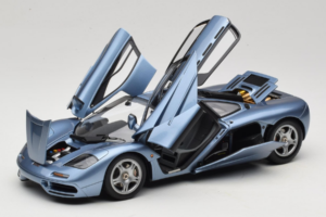 McLaren F1 Sinine LCD 1:18 LCD18014-BU Metall - pilt 2/8