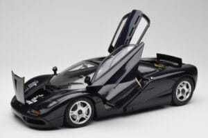 McLaren F1 Blue Metallic Minichamps 1:12 530133130 Metall - pilt 2/8