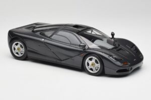 McLaren F1 Carbon Must Metallik Minichamps 1:18 530133420 Metall - pilt 6/8