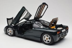 McLaren F1 Dark Green Metallic Minichamps 1:12 530133127 Metall - pilt 6/9
