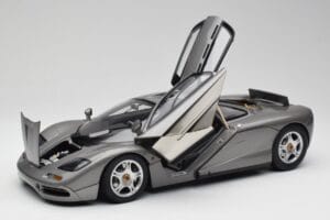 McLaren F1 Dark Silver Minichamps 1:12 530133124 Metall - pilt 2/8