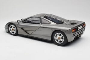 McLaren F1 Dark Silver Minichamps 1:12 530133124 Metall - pilt 7/8