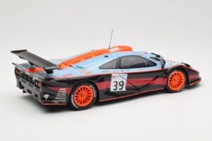 McLaren F1 GTR #39 Gulf R. Bellm / A. Gilbert / M. Sekiya 24 Hours of Le Mans 1997 UT Models 1:18 39725 Metall - pilt 3/8