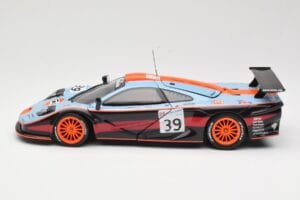 McLaren F1 GTR #39 Gulf R. Bellm / A. Gilbert / M. Sekiya 24 Hours of Le Mans 1997 UT Models 1:18 39725 Metall - pilt 4/8