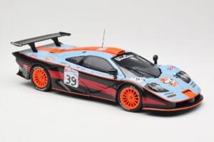 McLaren F1 GTR #39 Gulf R. Bellm / A. Gilbert / M. Sekiya 24 Hours of Le Mans 1997 UT Models 1:18 39725 Metall - pilt 6/8