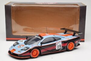 McLaren F1 GTR #39 Gulf R. Bellm / A. Gilbert / M. Sekiya 24 Hours of Le Mans 1997 UT Models 1:18 39725 Metall - pilt 8/8