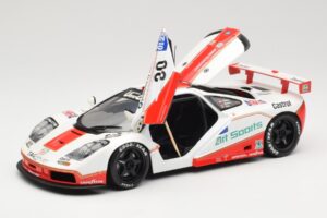 McLaren F1 GTR GT1 #30 West Competition J. Nielsen 1996 UT Models 1:18 39624 Metall - pilt 2/8