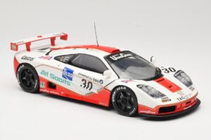 McLaren F1 GTR GT1 #30 West Competition J. Nielsen 1996 UT Models 1:18 39624 Metall - pilt 6/8