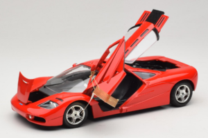 McLaren F1 High Mirror Light Red Guiloy 1:18 67505 Metall - pilt 2/8