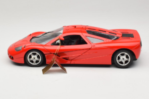McLaren F1 High Mirror Light Red Guiloy 1:18 67505 Metall - pilt 4/8