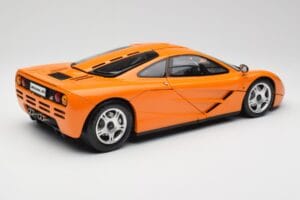 McLaren F1 Oranž Minichamps 1:12 530133131 Metall - pilt 3/9