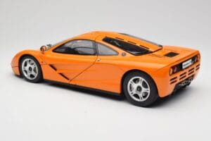 McLaren F1 Oranž Minichamps 1:12 530133131 Metall - pilt 8/9