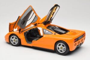 McLaren F1 Oranž Minichamps 1:18 530133421 Metall - pilt 5/8