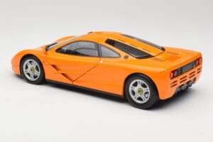 McLaren F1 Oranž Minichamps 1:18 530133421 Metall - pilt 7/8