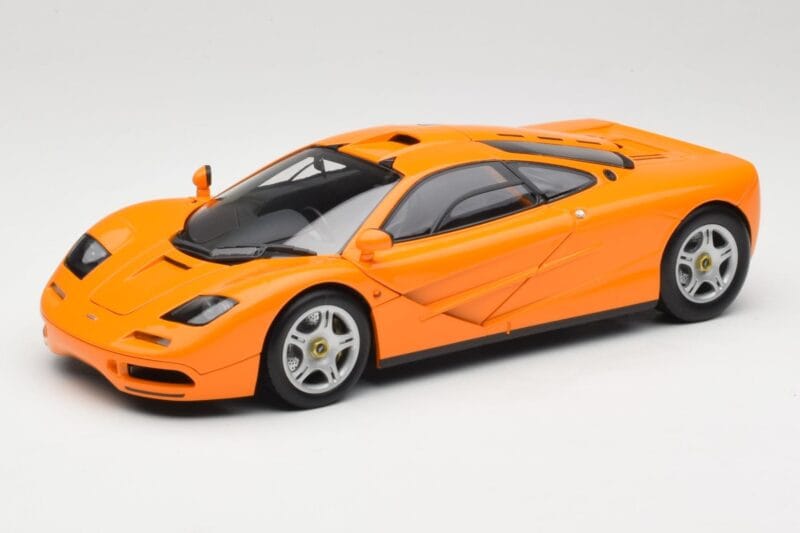 McLaren F1 Oranž Minichamps 1:18 530133421 Metall