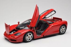 McLaren F1 Punane Minichamps 1:12 530133125 Metall - pilt 2/9