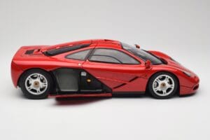 McLaren F1 Punane Minichamps 1:12 530133125 Metall - pilt 4/9