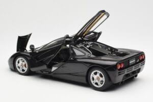 McLaren F1 Road Car Must AUTOart 1:18 76002 Metall - pilt 5/8