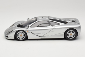 McLaren F1 Hõbedane UT Models 1:18 530133180-R1 Metall - pilt 4/8