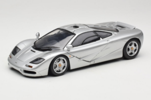 McLaren F1 Hõbedane UT Models 1:18 530133180-R1 Metall