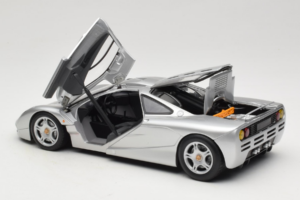 McLaren F1 Hõbedane UT Models 1:18 530133180-R1 Metall - pilt 5/8