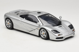 McLaren F1 Hõbedane UT Models 1:18 530133180-R1 Metall - pilt 6/8
