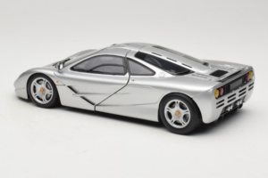 McLaren F1 Hõbedane UT Models 1:18 530133180-R1 Metall - pilt 7/8