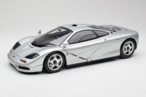 McLaren F1 Hõbe Minichamps 1:12 530133129 Metall