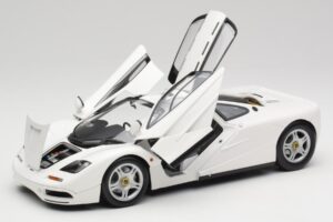 McLaren F1 Valge Minichamps 1:18 530133424 Metall - pilt 2/8