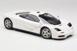 McLaren F1 Valge Minichamps 1:18 530133424 Metall - pilt 6/8