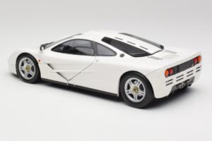 McLaren F1 Valge Minichamps 1:18 530133424 Metall - pilt 7/8