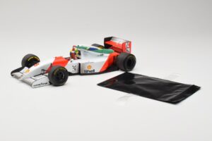 McLaren MP4/8 Ford #8 A. Senna Winner Australian GP 1993 Minichamps 1:18 540933838 Metall - pilt 3/7