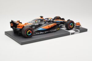 McLaren MCL60 #81 O. Piastri F1 2023 Minichamps 1:18 537231881 Metall - pilt 3/6