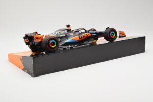 McLaren MCL60 #81 O. Piastri Australian GP 2023 Minichamps 1:18 533231881 Metall - pilt 3/5