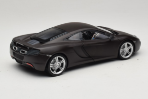 McLaren MP4-12C Matt Black Minichamps 1:18 110133021 Metall - pilt 3/8