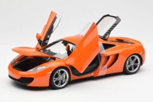 McLaren MP4-12C Oranž AUTOart 1:18 76006 Metall - pilt 2/8