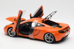 McLaren MP4-12C Oranž AUTOart 1:18 76006 Metall - pilt 5/8