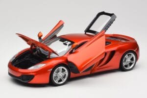 McLaren MP4-12C Orange Metallic Minichamps 1:18 110133020 Metall - pilt 2/8