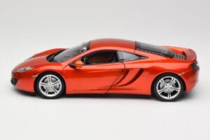 McLaren MP4-12C Orange Metallic Minichamps 1:18 110133020 Metall - pilt 4/8