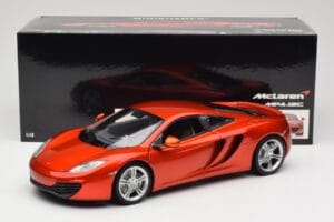 McLaren MP4-12C Orange Metallic Minichamps 1:18 110133020 Metall - pilt 8/8