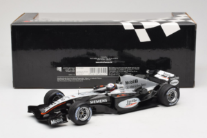 McLaren MP4-19 Mercedes J.P. Montoya Test Car 2005 Minichamps 1:18 533051880 Metall - pilt 6/7