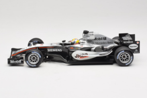 McLaren MP4-20 Mercedes #10 J.P. Montoya F1 2005 Minichamps 1:18 B66962338 Metall - pilt 3/6