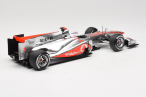 McLaren MP4-25 Mercedes #1 J. Button Vodafone McLaren Showcar F1 2010 Minichamps 1:18 530101801 Metall - pilt 2/7