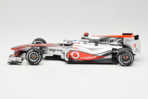 McLaren MP4-25 Mercedes #1 J. Button Vodafone McLaren Showcar F1 2010 Minichamps 1:18 530101801 Metall - pilt 3/7