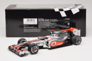 McLaren MP4-25 Mercedes #1 J. Button Vodafone McLaren Showcar F1 2010 Minichamps 1:18 530101801 Metall - pilt 6/7