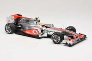 McLaren MP4-25 Mercedes #2 L. Hamilton Vodafone McLaren F1 2010 Minichamps 1:18 530101802 Metall - pilt 4/7