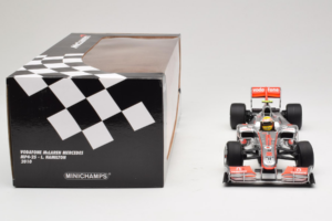 McLaren MP4-25 Mercedes #2 L. Hamilton Vodafone McLaren F1 2010 Minichamps 1:18 530101802 Metall - pilt 7/7