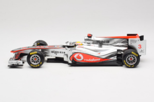 McLaren MP4-26 Mercedes #3 L. Hamilton Vodafone McLaren Showcar F1 2011 Minichamps 1:18 530111873 Metall - pilt 3/7