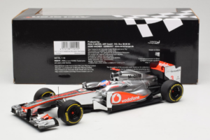 McLaren MP4-27 Mercedes #3 J. Button Vodafone McLaren Showcar F1 2012 Minichamps 1:18 530121873 Metall - pilt 6/7