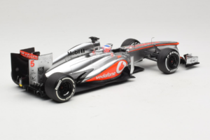 McLaren MP4-28 Mercedes #5 J. Button Vodafone McLaren F1 2013 Minichamps 1:18 530131805 Metall - pilt 2/7